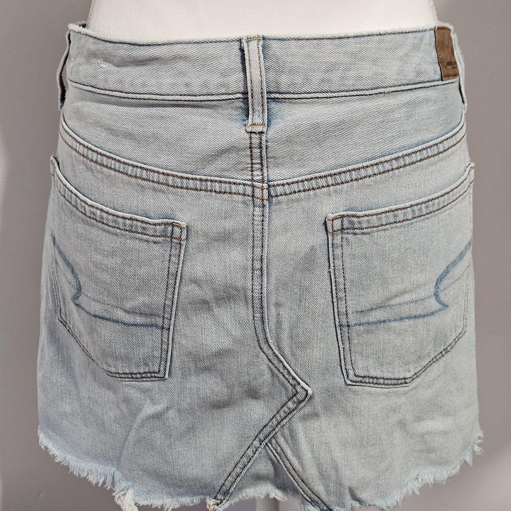 American Eagle Outfitters Y2K Light Wash Denim Mini Skirt Rough Hem Women SZ 6 - Picture 4 of 7